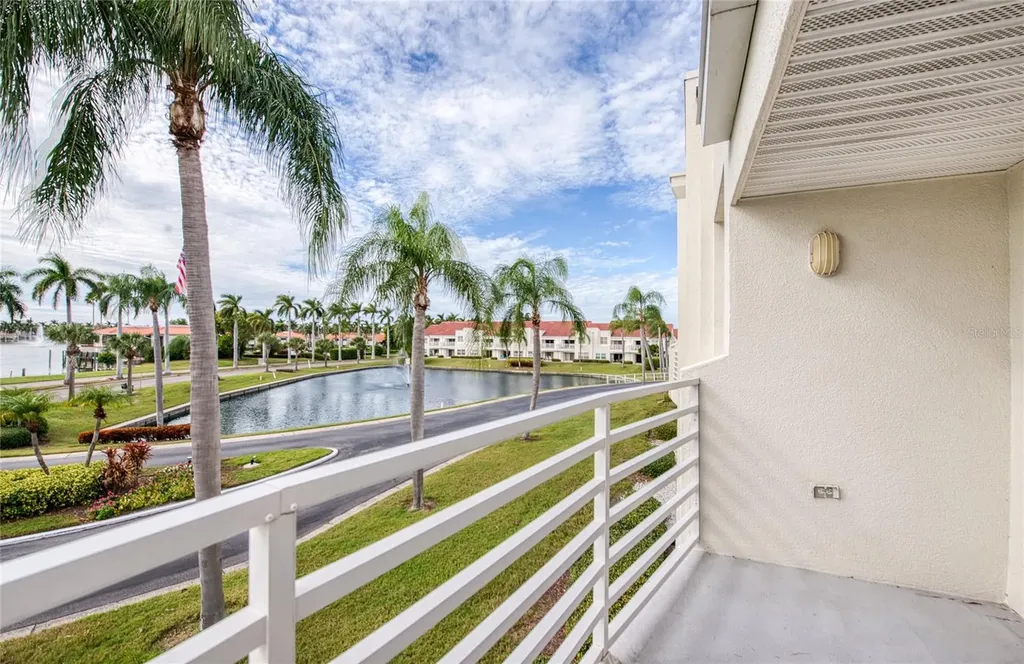 6047 Bahia Del Mar Boulevard St Petersburg FL 33715