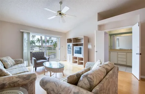 6047 Bahia Del Mar Boulevard St Petersburg FL 33715