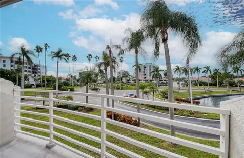 6047 Bahia Del Mar Boulevard St Petersburg FL 33715