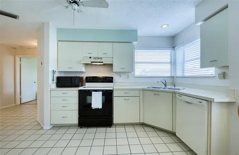 6047 Bahia Del Mar Boulevard St Petersburg FL 33715