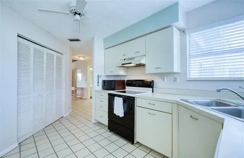 6047 Bahia Del Mar Boulevard St Petersburg FL 33715