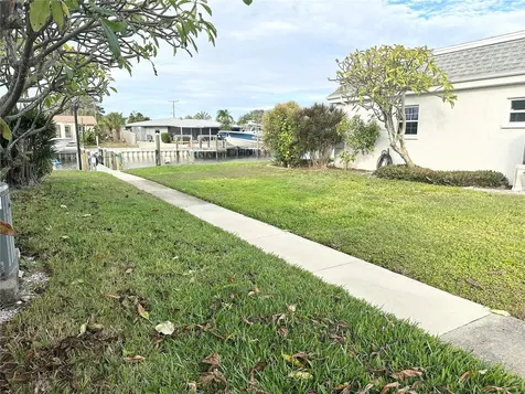 9722 Hernando Court Bradenton FL 34210