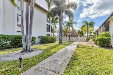 7203 Curtiss Avenue Sarasota FL 34231