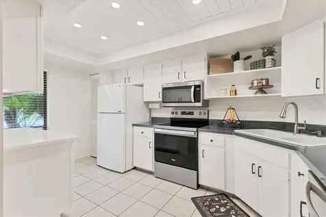 7203 Curtiss Avenue Sarasota FL 34231