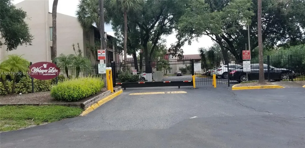 3824 N Lake Drive Tampa FL 33614