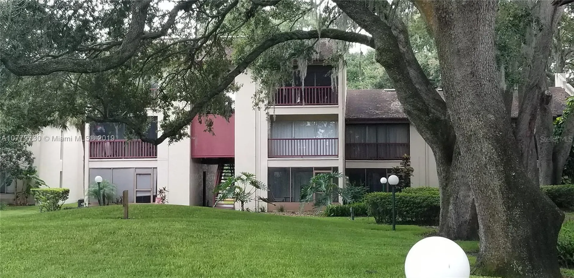 3824 N Lake Drive Tampa FL 33614