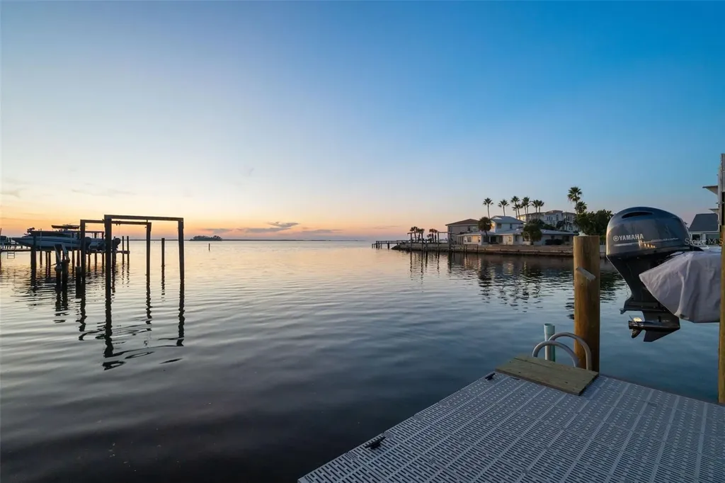 2288 Edythe Drive Dunedin FL 34698