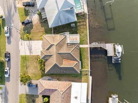 2288 Edythe Drive Dunedin FL 34698