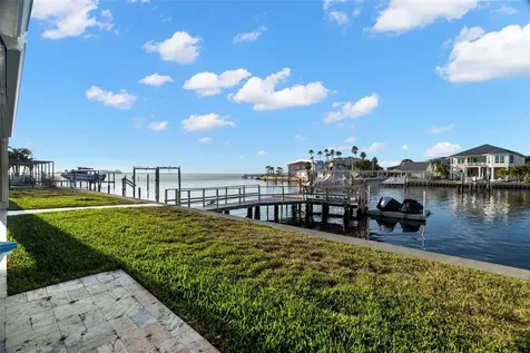 2288 Edythe Drive Dunedin FL 34698