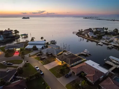 2288 Edythe Drive Dunedin FL 34698