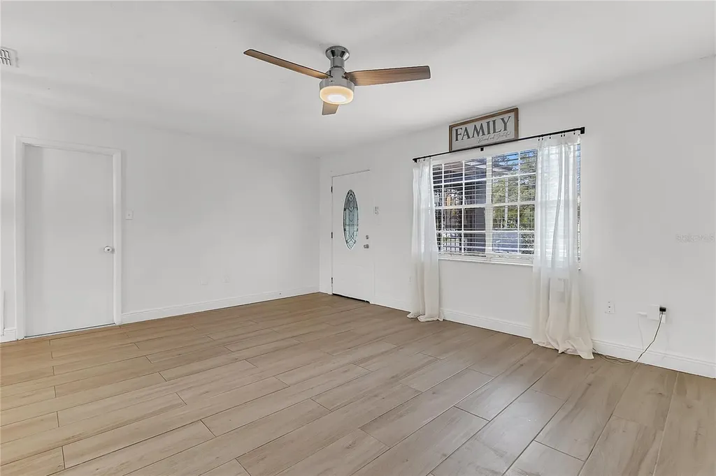 686 Moss Drive Altamonte Springs FL 32714