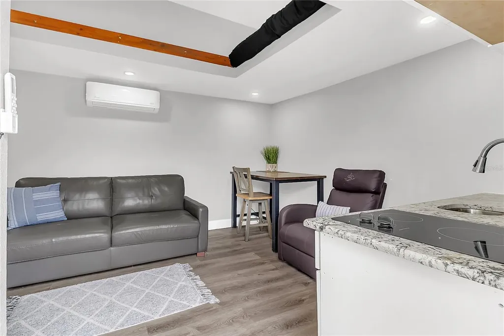 686 Moss Drive Altamonte Springs FL 32714