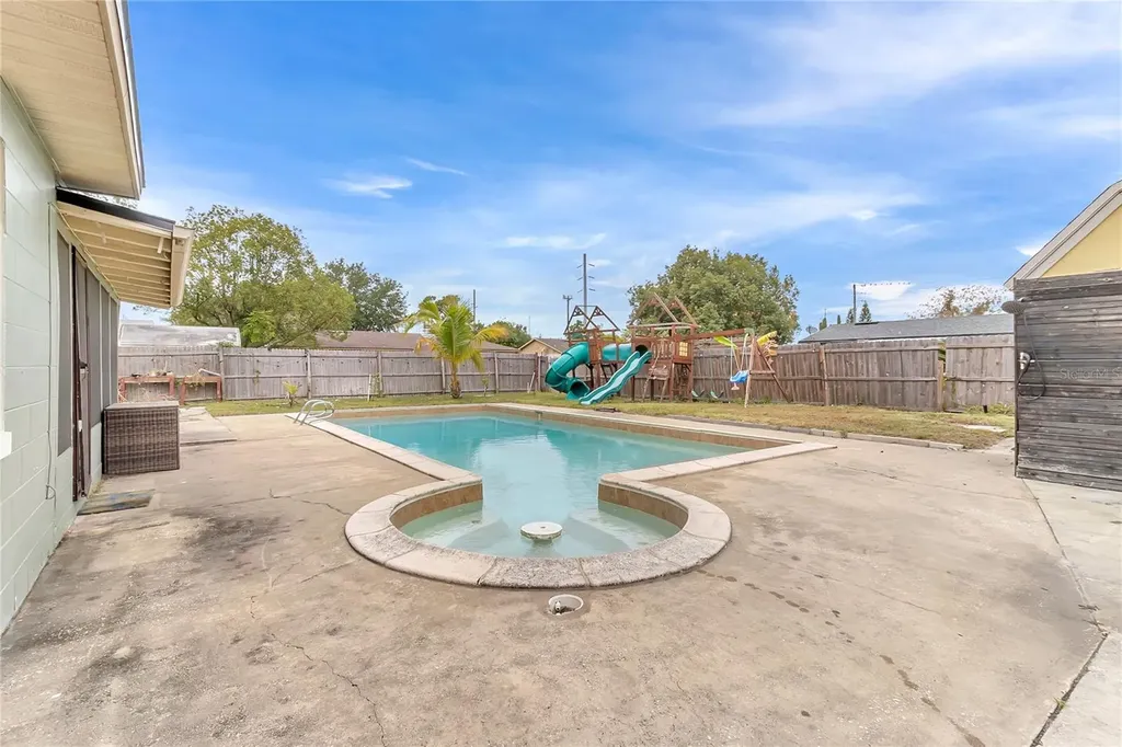 686 Moss Drive Altamonte Springs FL 32714