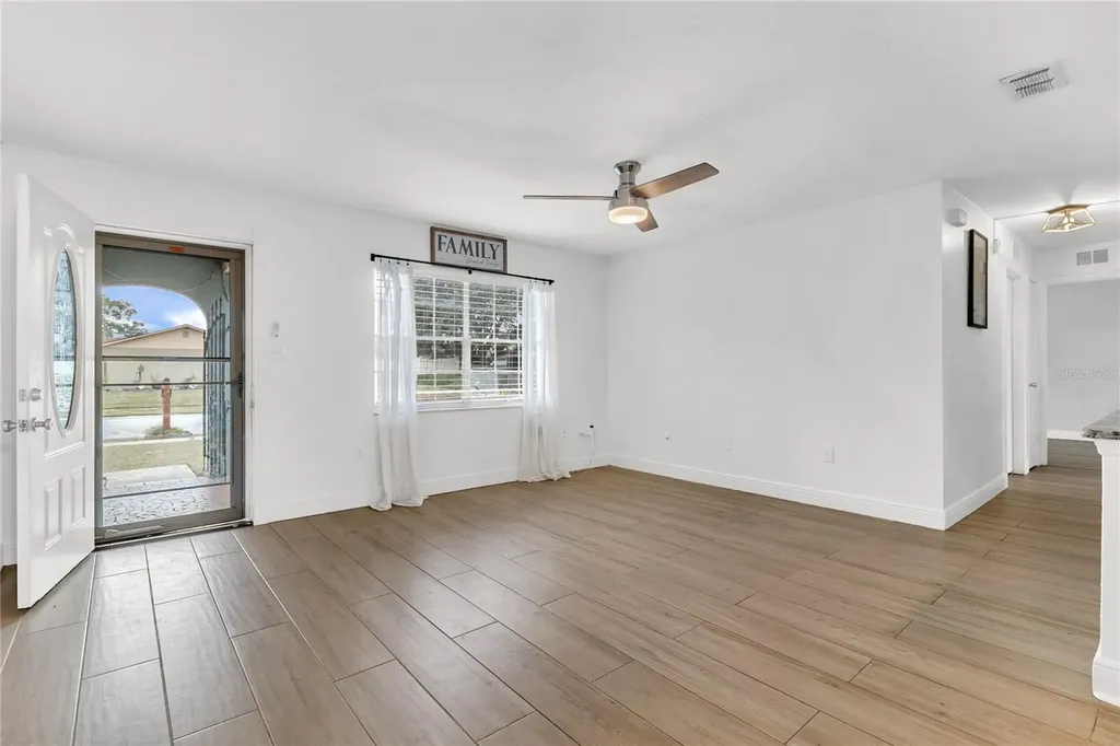 686 Moss Drive Altamonte Springs FL 32714