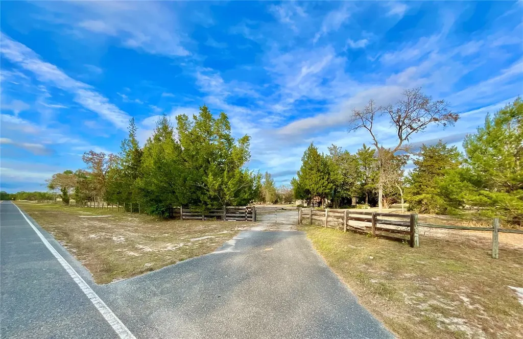 276 Melrose Landing Boulevard Hawthorne FL 32640