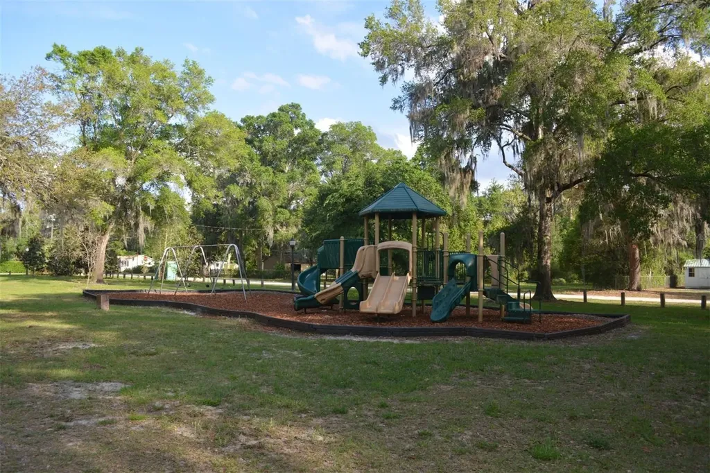 276 Melrose Landing Boulevard Hawthorne FL 32640