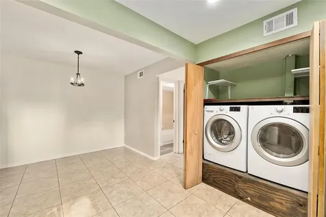 3468 NW 37th Avenue Gainesville FL 32605