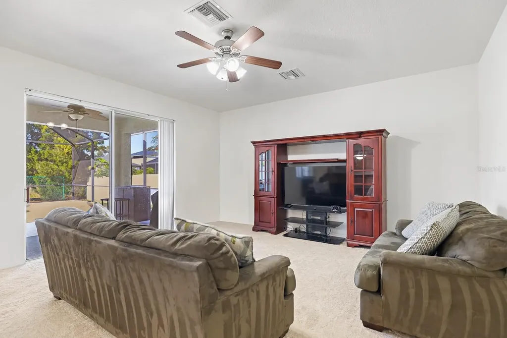 1411 Main Street Valrico FL 33594