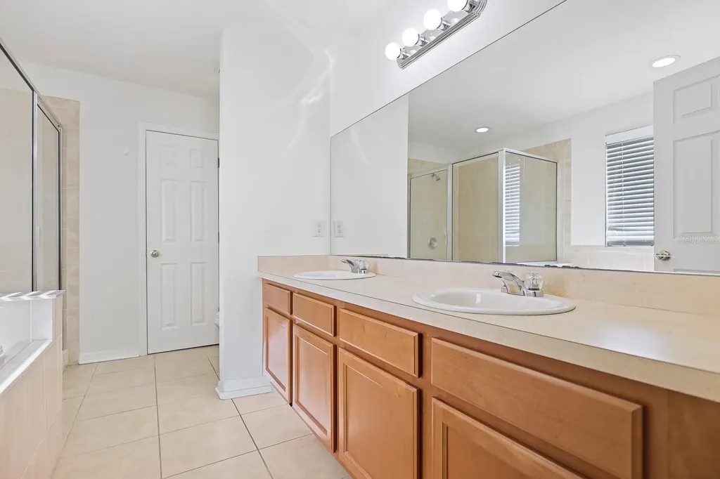 1411 Main Street Valrico FL 33594