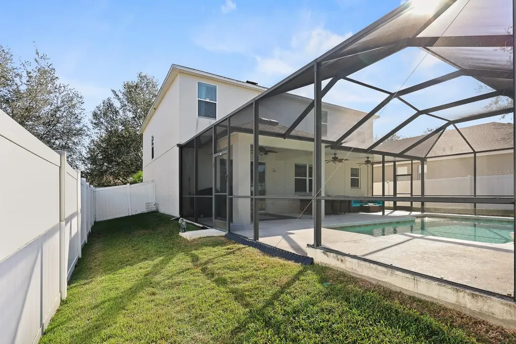 1411 Main Street Valrico FL 33594
