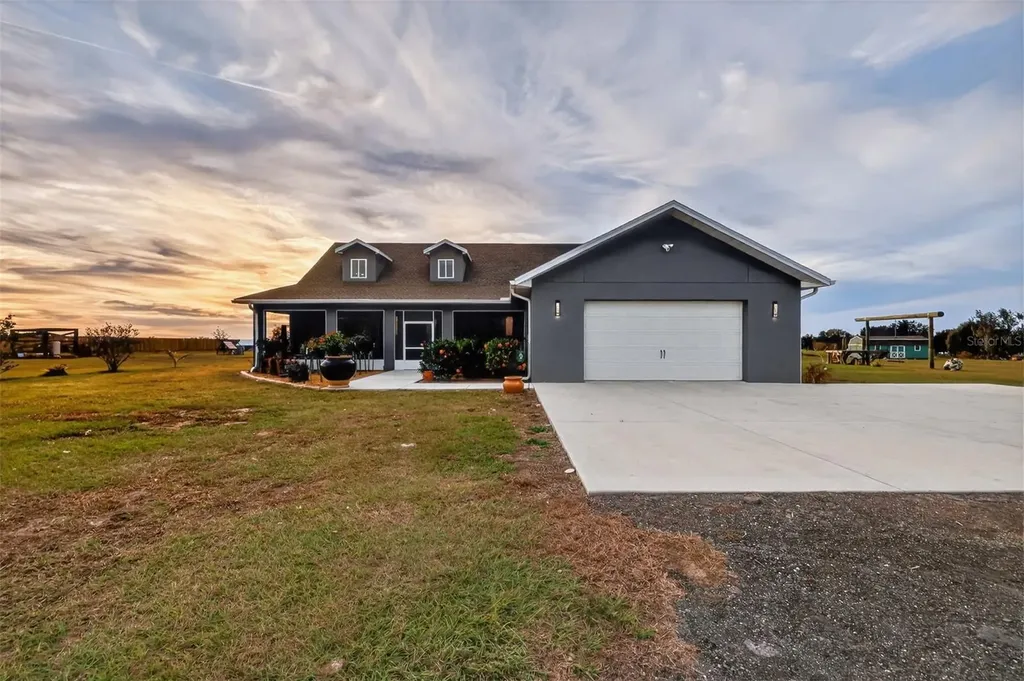 17165 Lake Iola Road Dade City FL 33523