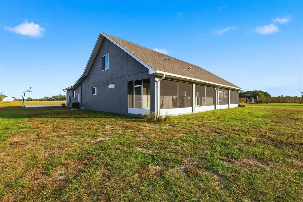 17165 Lake Iola Road Dade City FL 33523