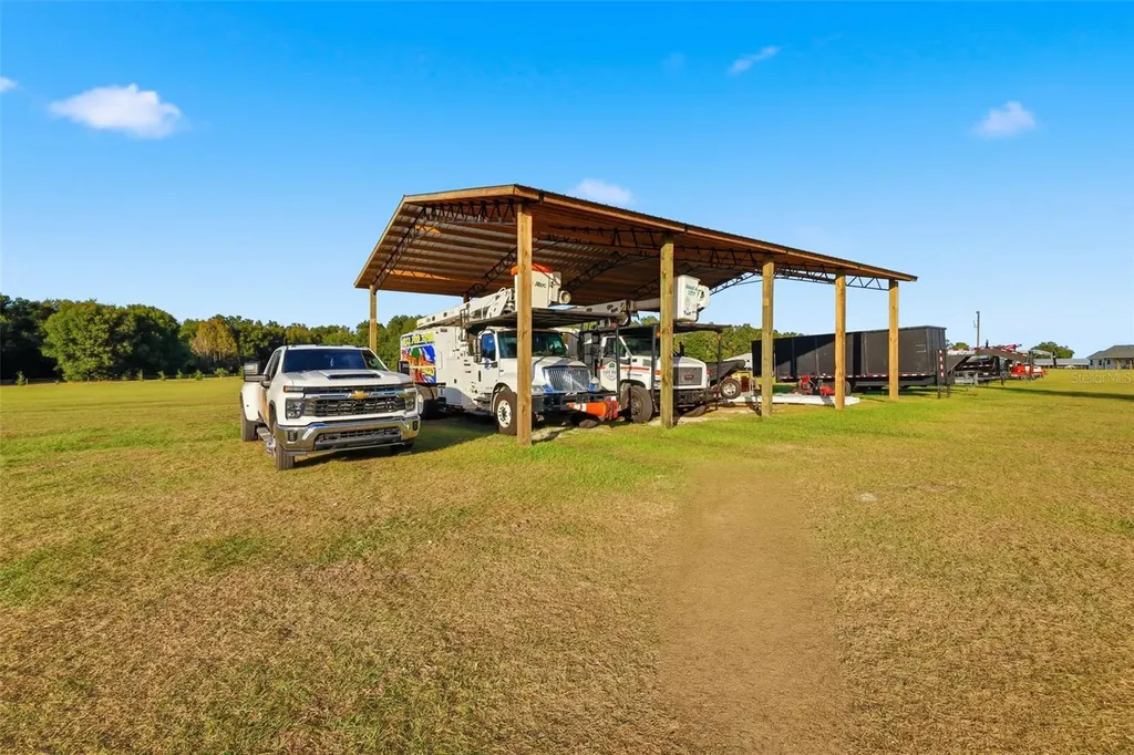 17165 Lake Iola Road Dade City FL 33523