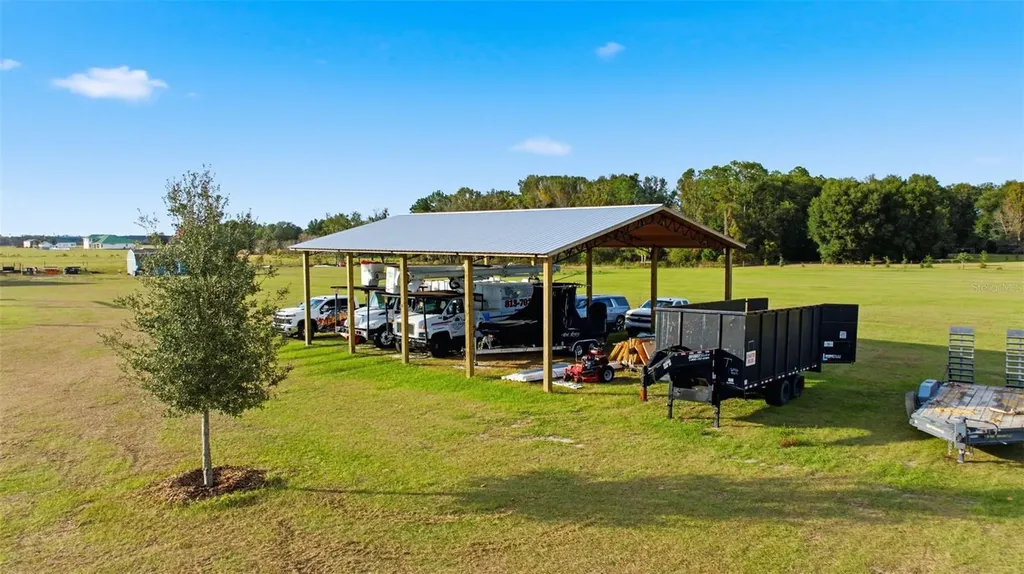 17165 Lake Iola Road Dade City FL 33523