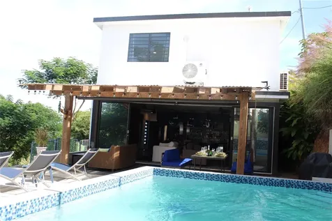 210 Vista Bella Vieques PR 00765