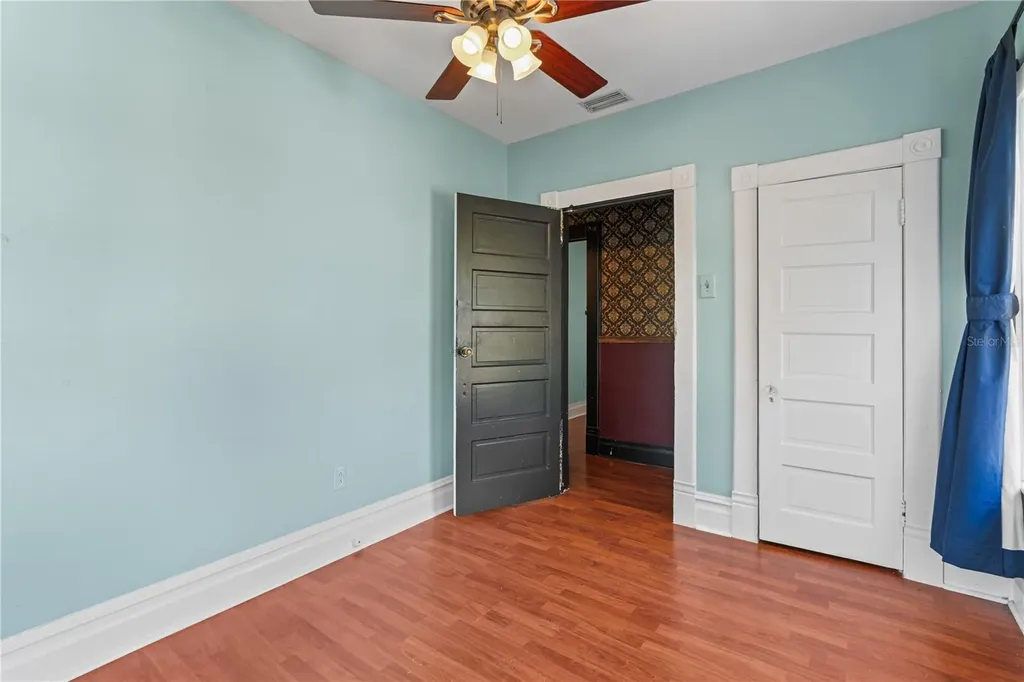 312 E Tarpon Avenue Tarpon Springs FL 34689