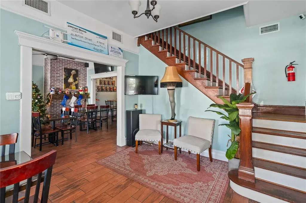 312 E Tarpon Avenue Tarpon Springs FL 34689