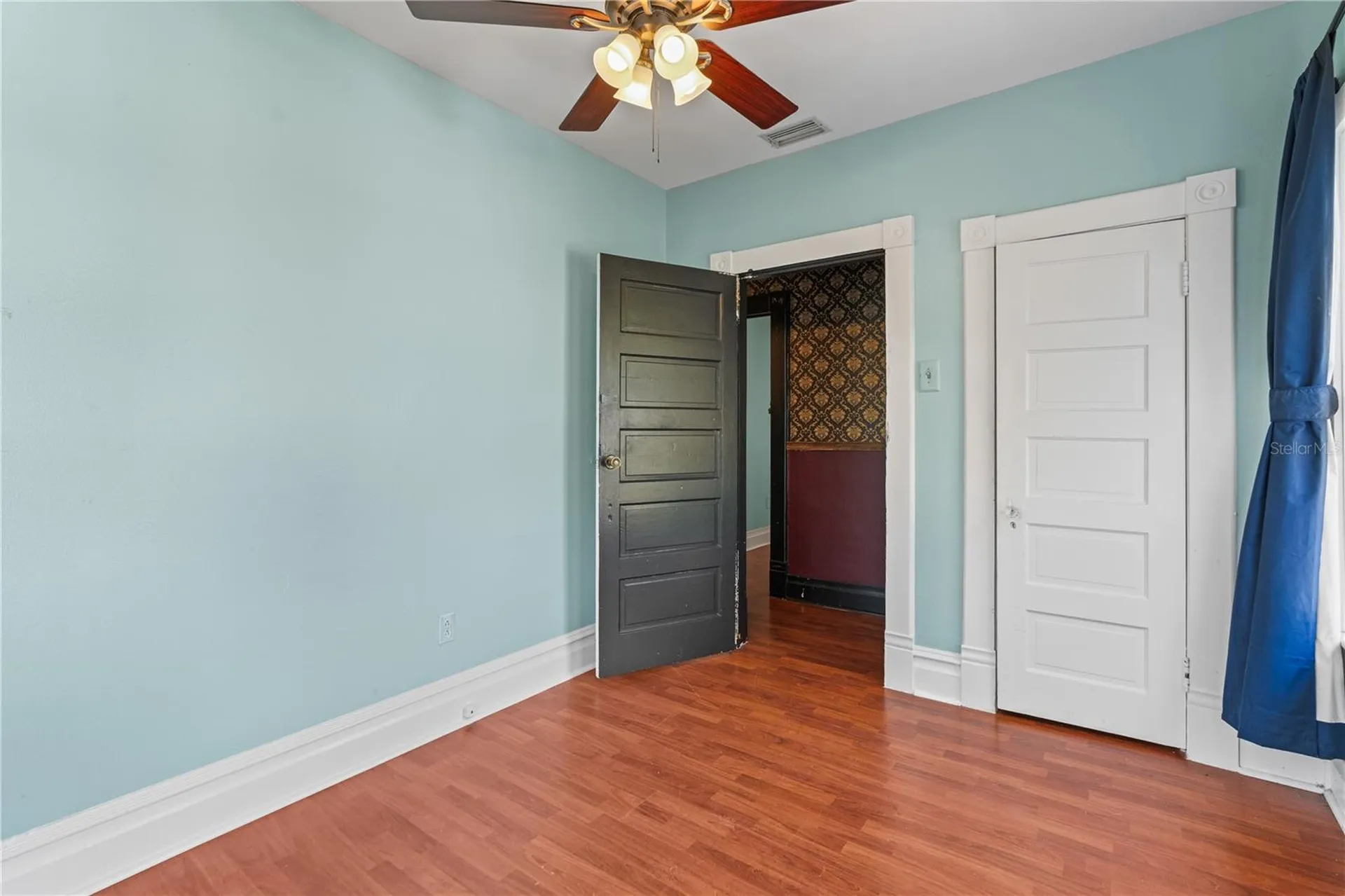 312 E Tarpon Avenue Tarpon Springs FL 34689