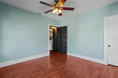 312 E Tarpon Avenue Tarpon Springs FL 34689