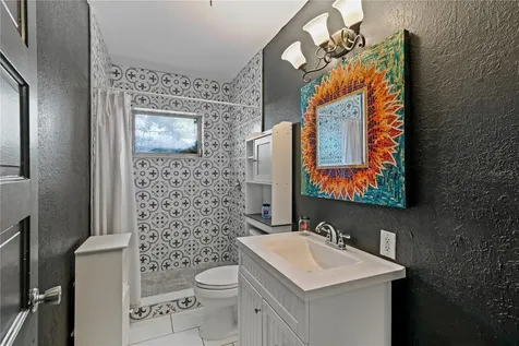 312 E Tarpon Avenue Tarpon Springs FL 34689