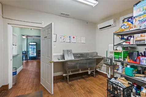 312 E Tarpon Avenue Tarpon Springs FL 34689