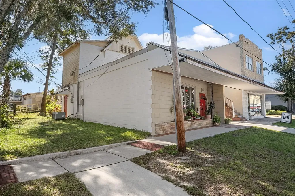 128 E Rich Avenue Deland FL 32724