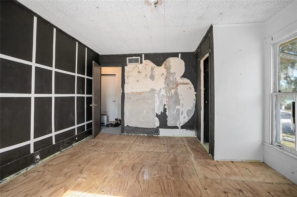 128 E Rich Avenue Deland FL 32724