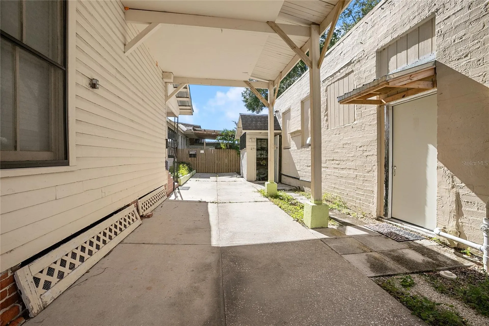 128 E Rich Avenue Deland FL 32724