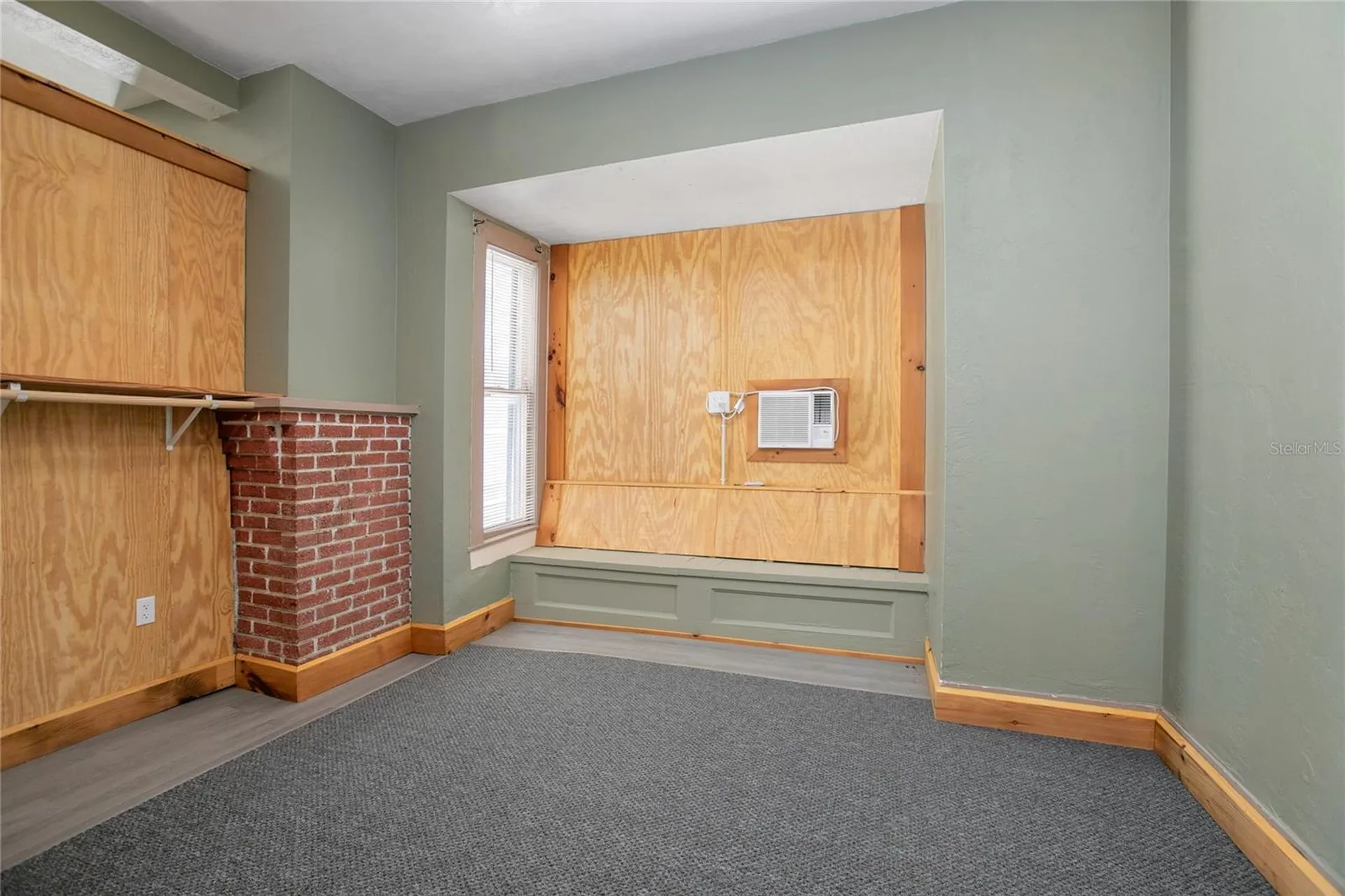 128 E Rich Avenue Deland FL 32724