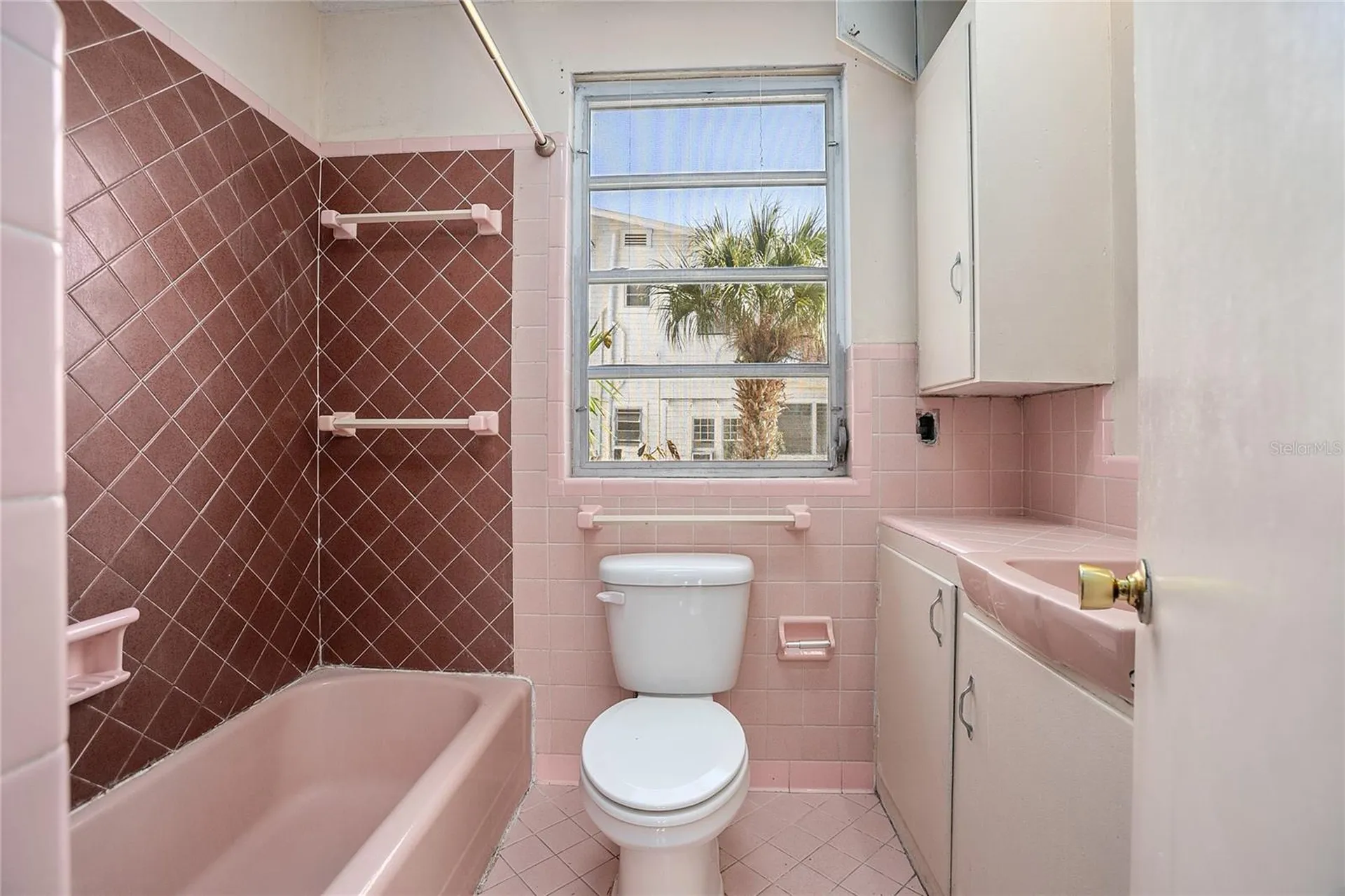 128 E Rich Avenue Deland FL 32724