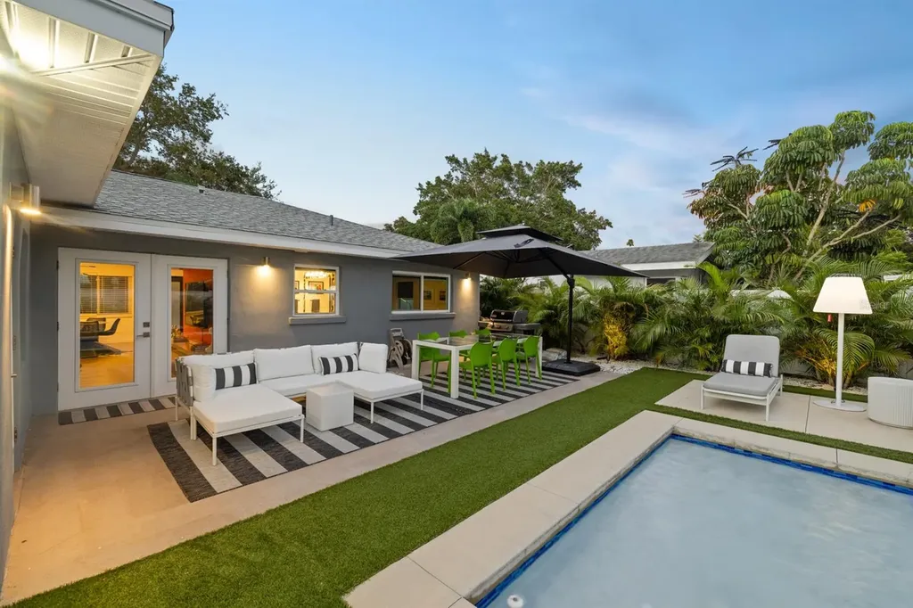 2160 Sunnyside Place Sarasota FL 34239
