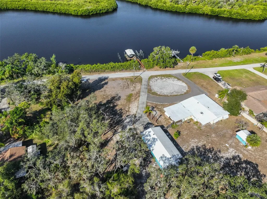 1706 Saffold Park Drive Ruskin FL 33570
