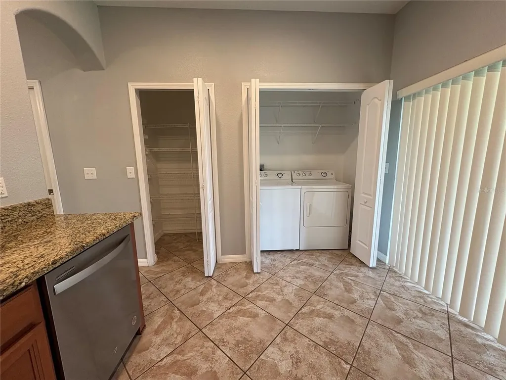 2427 Willimette Drive Wesley Chapel FL 33543