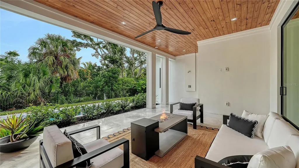 656 Tropical Circle Sarasota FL 34242