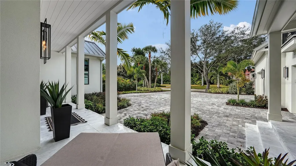 656 Tropical Circle Sarasota FL 34242