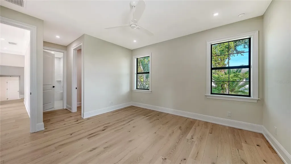 656 Tropical Circle Sarasota FL 34242