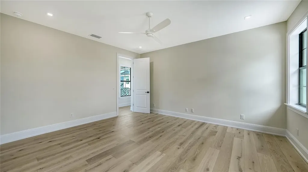 656 Tropical Circle Sarasota FL 34242