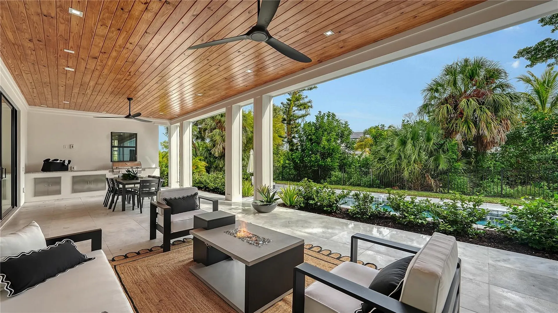 656 Tropical Circle Sarasota FL 34242