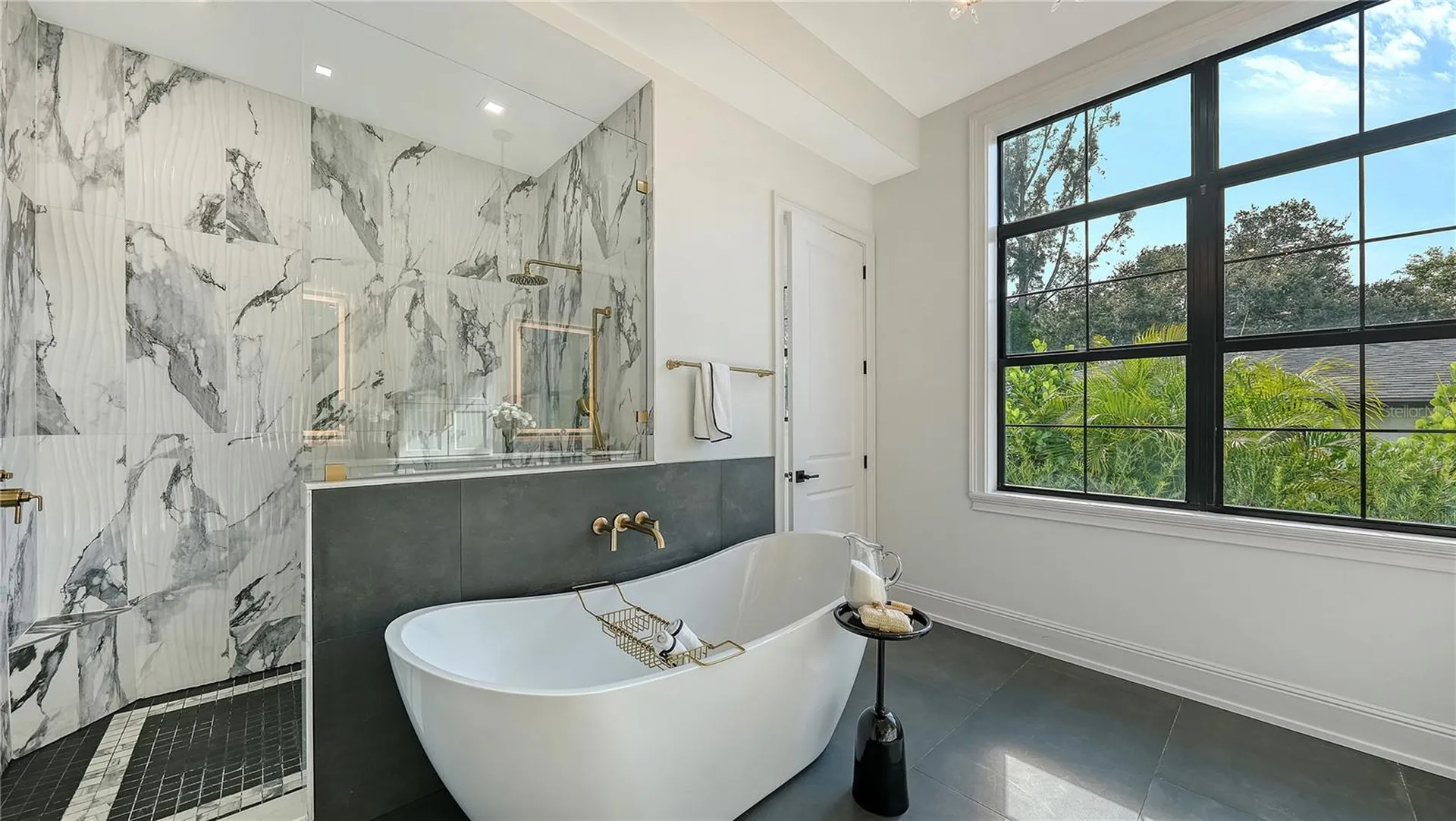 656 Tropical Circle Sarasota FL 34242