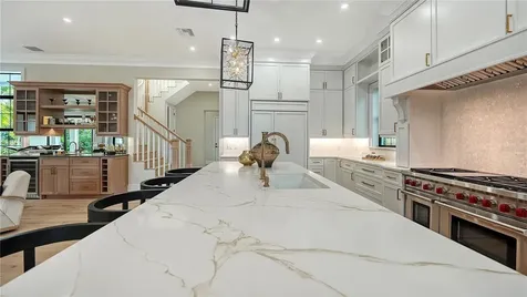 656 Tropical Circle Sarasota FL 34242